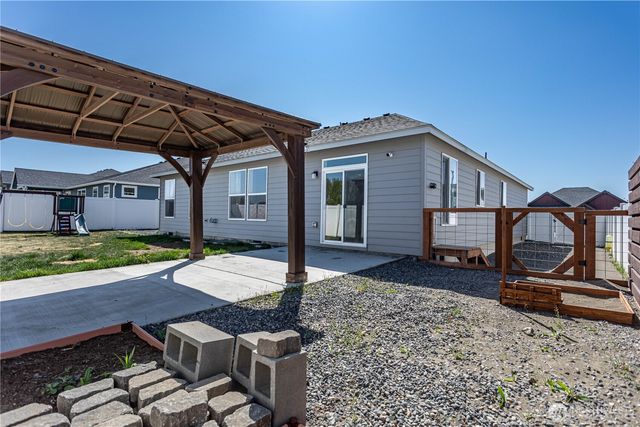 4618 E Thrush St, Moses Lake, WA 98837