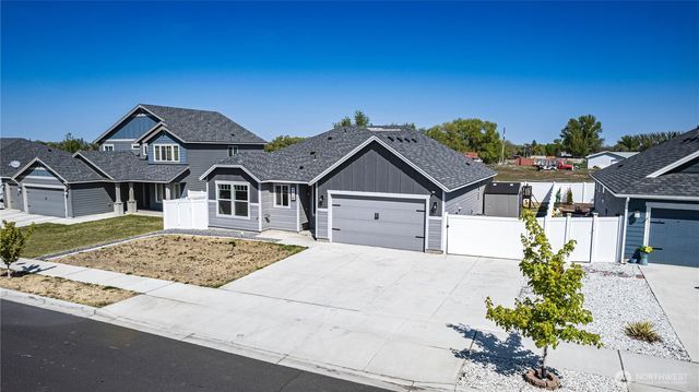 4618 E Thrush St, Moses Lake, WA 98837