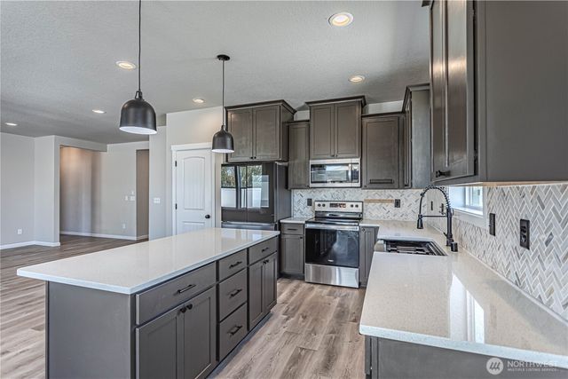 4618 E Thrush St, Moses Lake, WA 98837