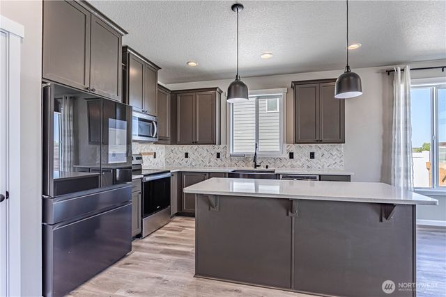 4618 E Thrush St, Moses Lake, WA 98837