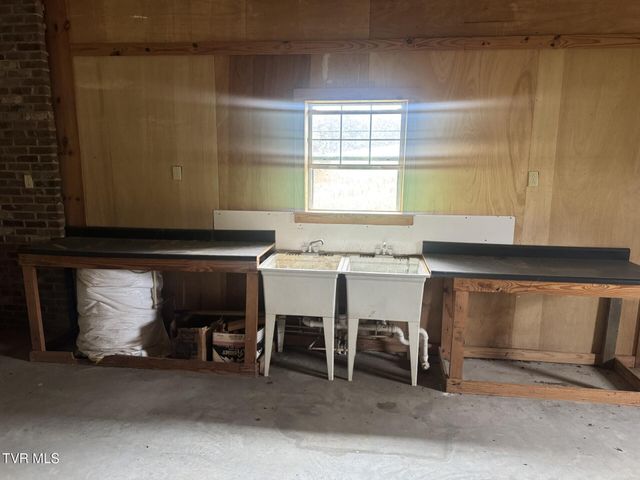 1473 Oasis Road, Bulls Gap, TN 37711