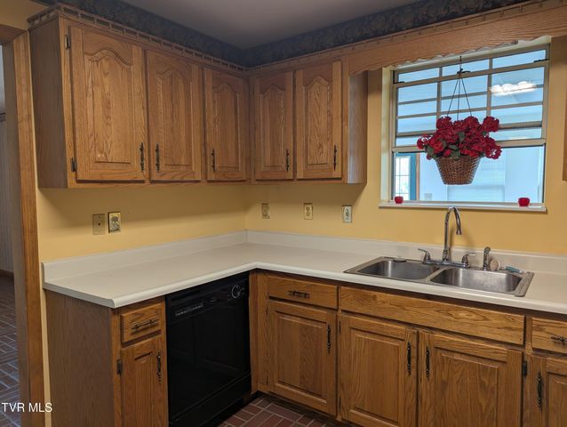 1473 Oasis Road, Bulls Gap, TN 37711