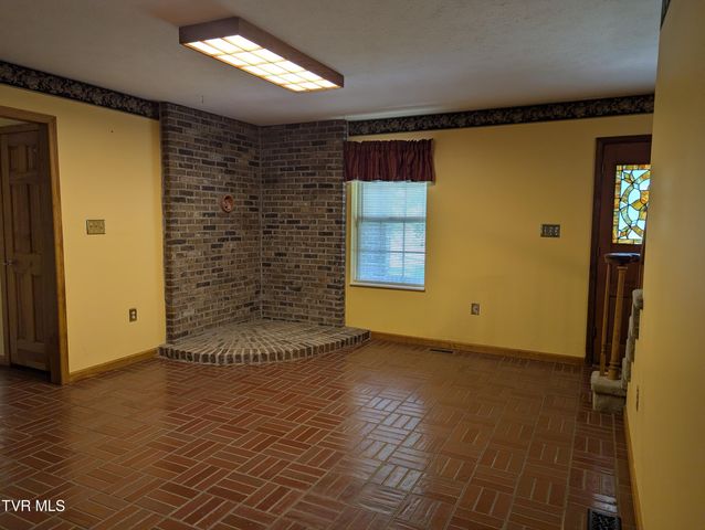 1473 Oasis Road, Bulls Gap, TN 37711