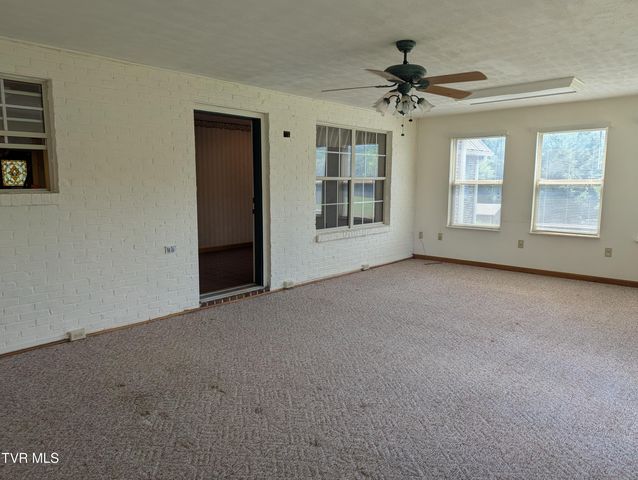 1473 Oasis Road, Bulls Gap, TN 37711