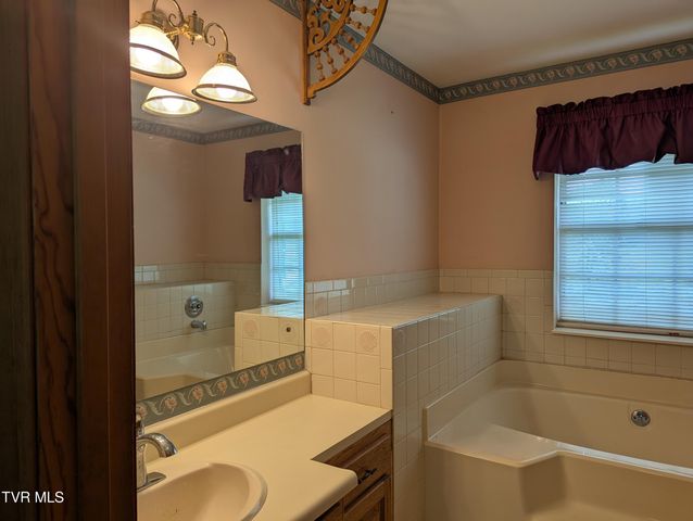 1473 Oasis Road, Bulls Gap, TN 37711