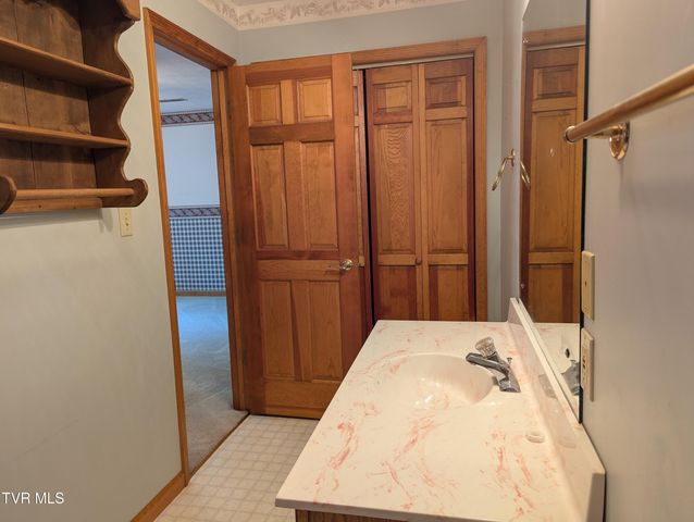 1473 Oasis Road, Bulls Gap, TN 37711