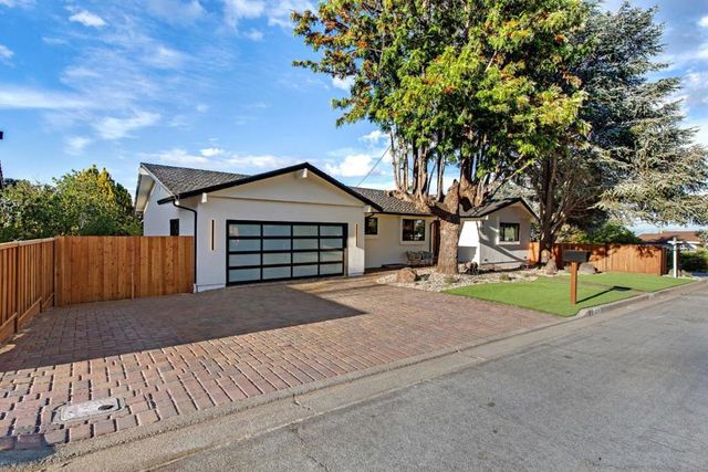 808 Mohican Way, Redwood City, CA 94062