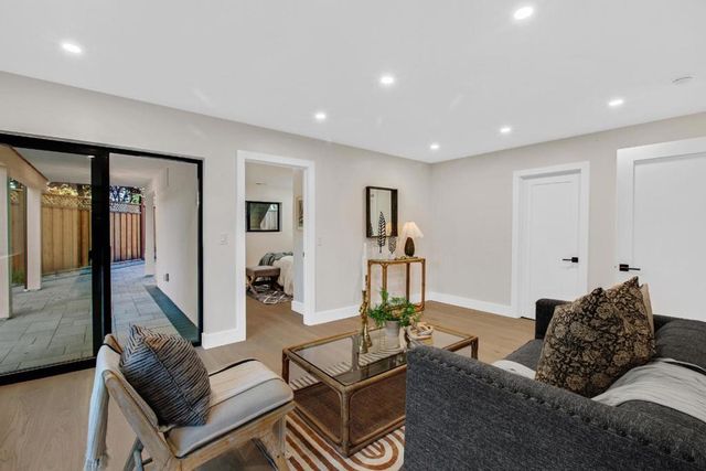 808 Mohican Way, Redwood City, CA 94062