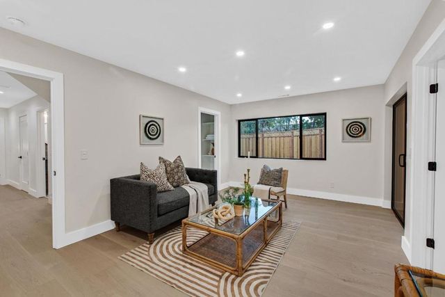 808 Mohican Way, Redwood City, CA 94062