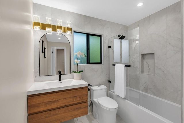 808 Mohican Way, Redwood City, CA 94062