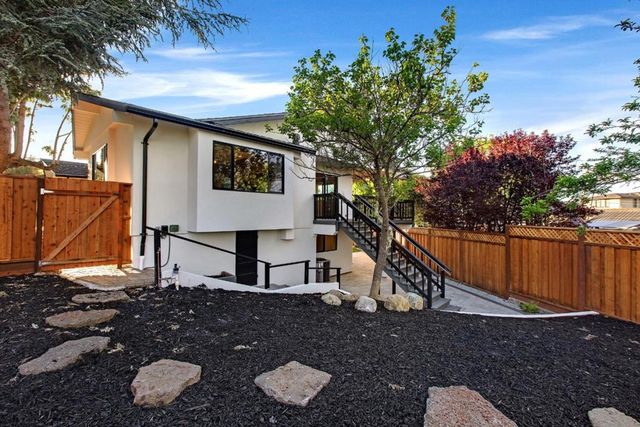 808 Mohican Way, Redwood City, CA 94062