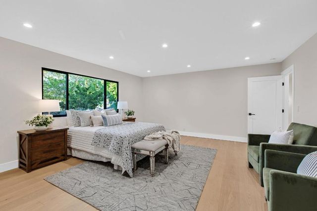 808 Mohican Way, Redwood City, CA 94062