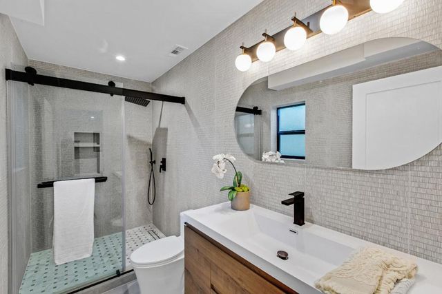 808 Mohican Way, Redwood City, CA 94062