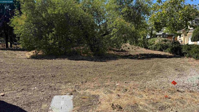 1819 Ayers Rd, Concord, CA 94521