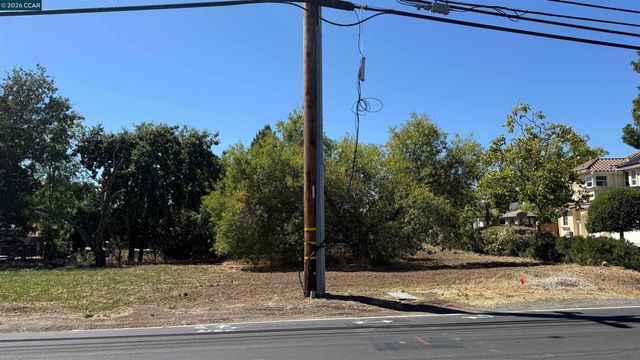 1819 Ayers Rd, Concord, CA 94521