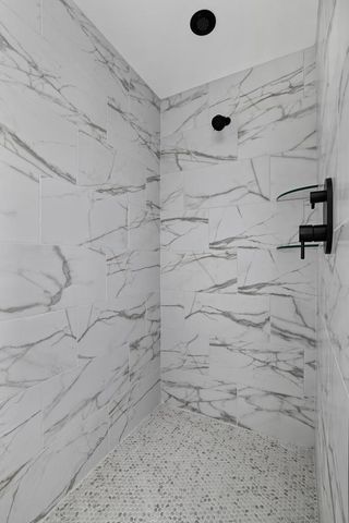 633 Lewis COURT, Holmen, WI 54636