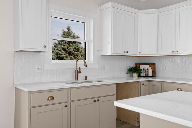 633 Lewis COURT, Holmen, WI 54636