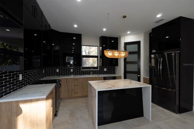 7609 AMHERST STREET, Tampa, FL 33625