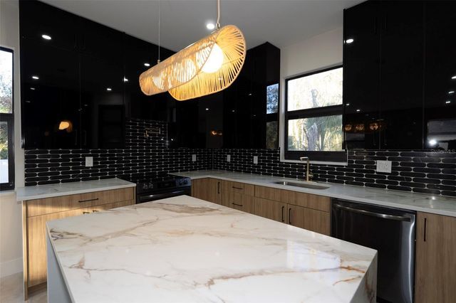 7609 AMHERST STREET, Tampa, FL 33625