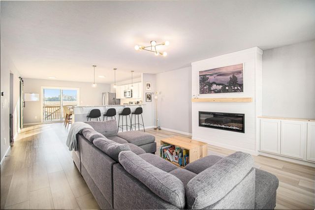 1734 Stoneham Drive, Mishawaka, IN 46544