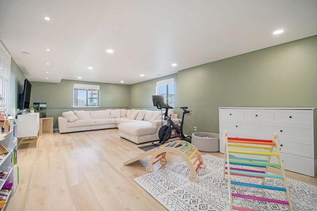 1734 Stoneham Drive, Mishawaka, IN 46544