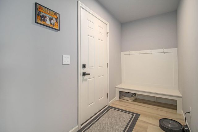 1734 Stoneham Drive, Mishawaka, IN 46544