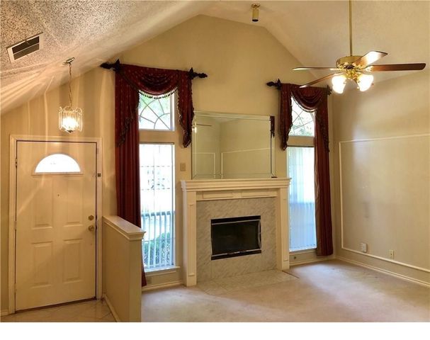 1120 Emily Ln, Carrollton, TX 75010