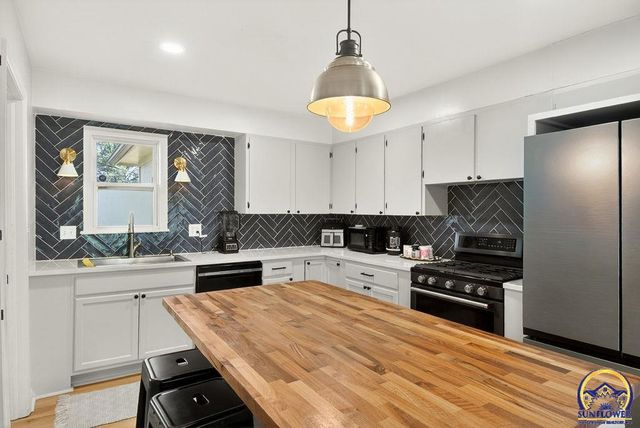 6620 W 56th St, Mission, KS 66202