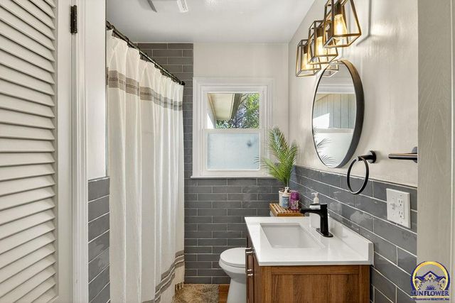 6620 W 56th St, Mission, KS 66202