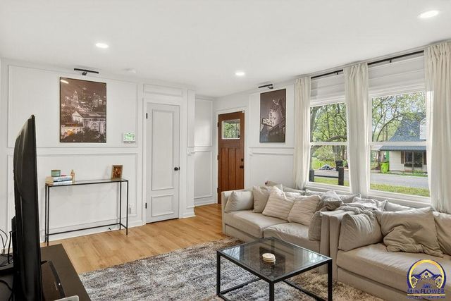 6620 W 56th St, Mission, KS 66202