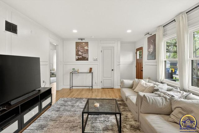 6620 W 56th St, Mission, KS 66202