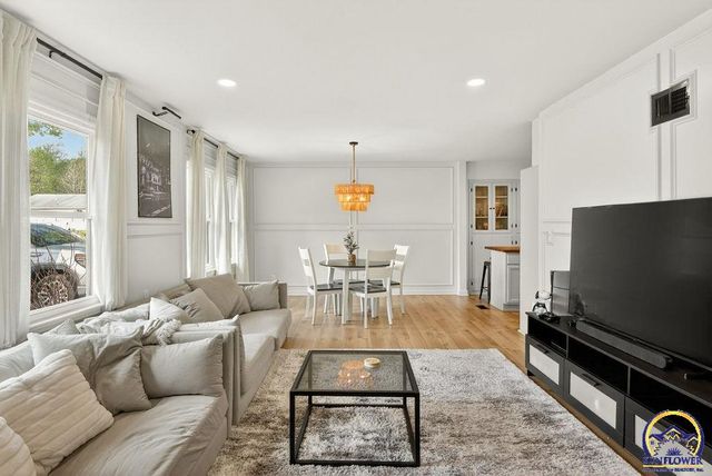 6620 W 56th St, Mission, KS 66202