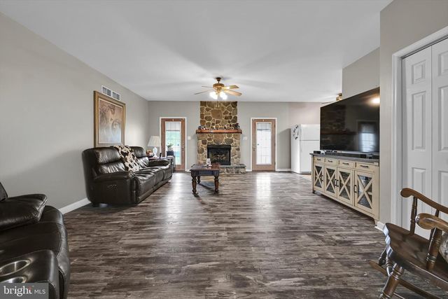820 HECK HILL RD, Lewisberry, PA 17339