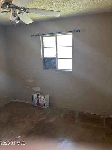 1921 W WHITTON Avenue, Phoenix, AZ 85015