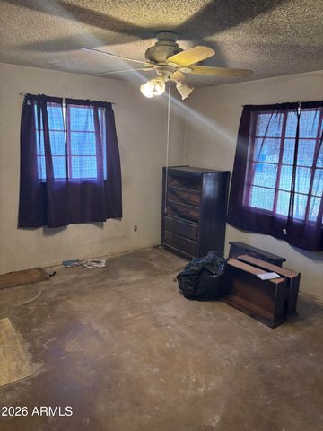 1921 W WHITTON Avenue, Phoenix, AZ 85015