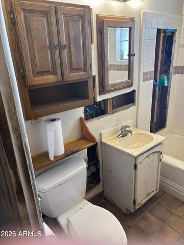 1921 W WHITTON Avenue, Phoenix, AZ 85015