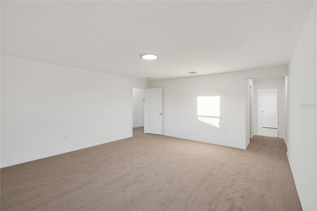 Image 21 of property listing at 13916 RUSHING CREEK RUN, Orlando, FL 32824