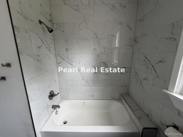 18903 Unit 2S Santa Rosa Drive, Detroit, MI 48221