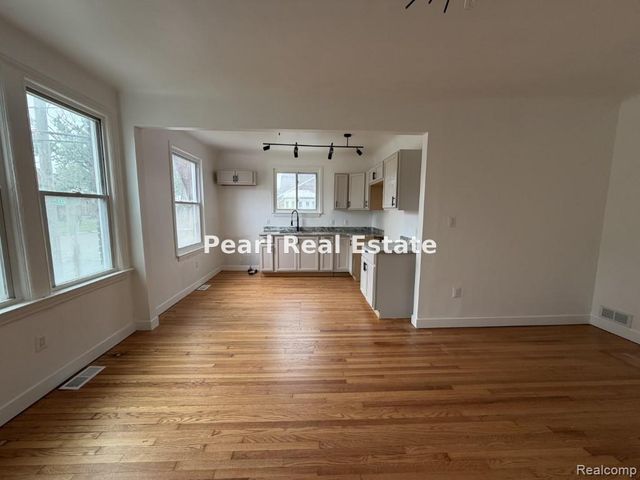 18903 Unit 2S Santa Rosa Drive, Detroit, MI 48221