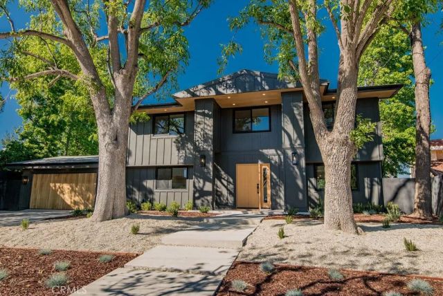 24245 Hatteras, Woodland Hills, CA 91367