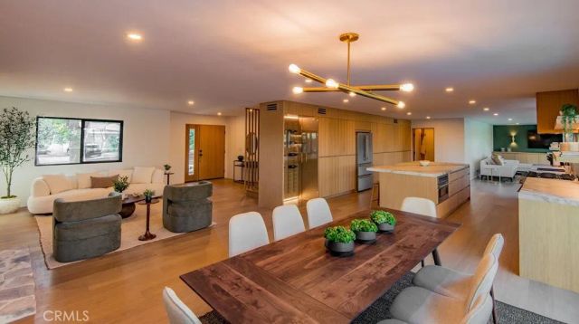24245 Hatteras, Woodland Hills, CA 91367