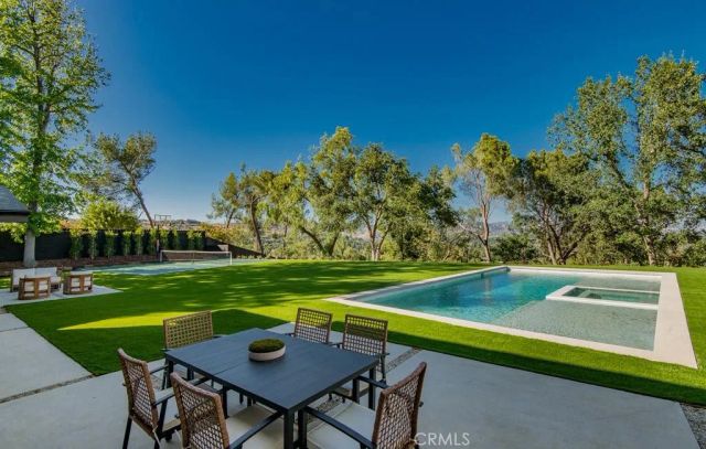 24245 Hatteras, Woodland Hills, CA 91367