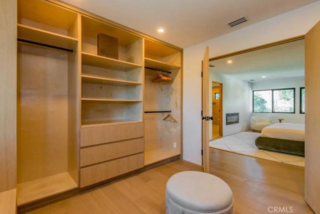 24245 Hatteras, Woodland Hills, CA 91367