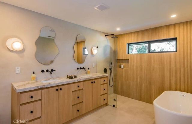 24245 Hatteras, Woodland Hills, CA 91367