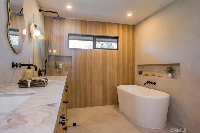 24245 Hatteras, Woodland Hills, CA 91367
