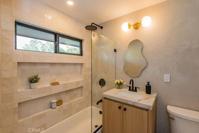 24245 Hatteras, Woodland Hills, CA 91367