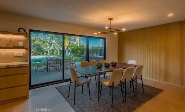 24245 Hatteras, Woodland Hills, CA 91367