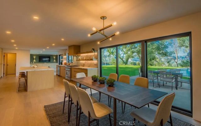 24245 Hatteras, Woodland Hills, CA 91367