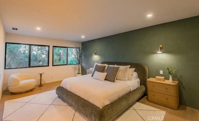 24245 Hatteras, Woodland Hills, CA 91367