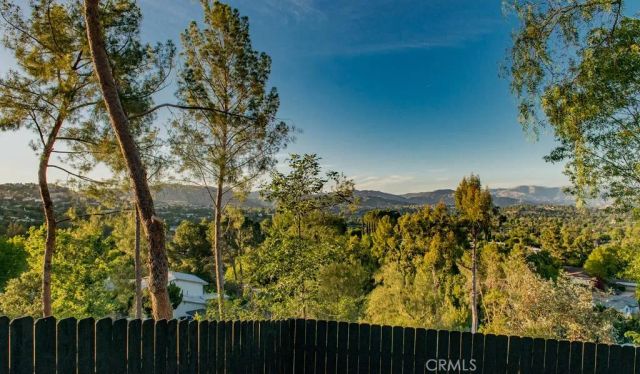 24245 Hatteras, Woodland Hills, CA 91367